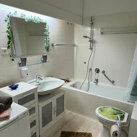 Waldtraum Schwimmbad Sauna Kinderbett Wandern 바트하르추부르크